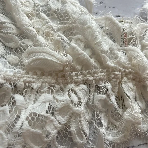 NWT By Anthropologie Ruffle Lace Bra in Ivory Size Large - Picture 4 of 6